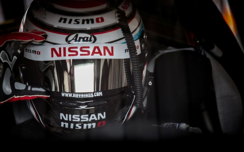 Chris Hoy procede di gran carriera lungo la strada verso Le Mans con Nissan