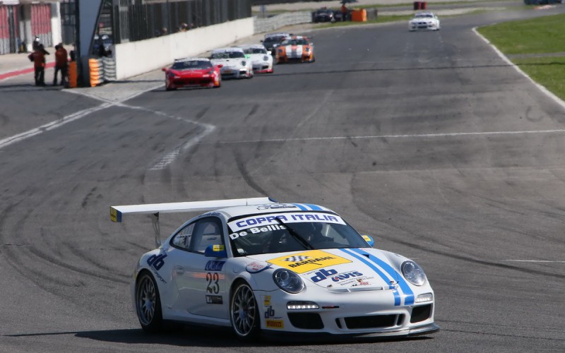 Riccardo de Bellis e la Porsche sbancano la seconda prova della Coppa Italia