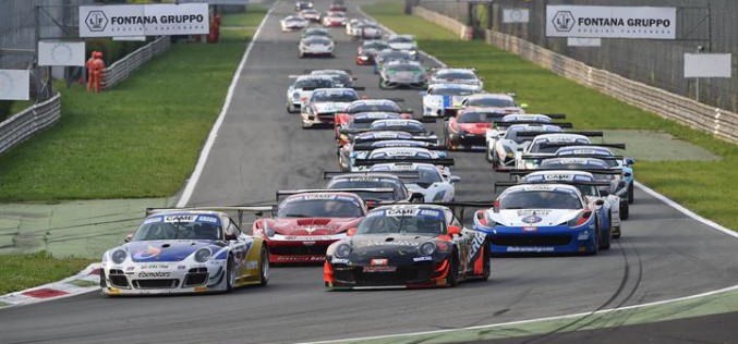 Trentanove equipaggi al Mugello per il giro di boa del Campionato Italiano Gran Turismo 2015