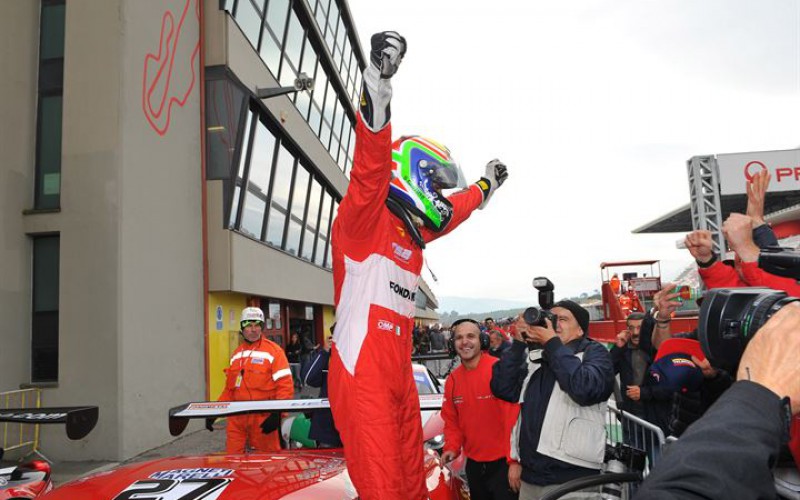 Stefano Gattuso (Ferrari) è il Campione Italiano Gran Turismo GT3, Luca e Nicola Pastorelli (Porsche) si aggiudicano il titolo GT Cup