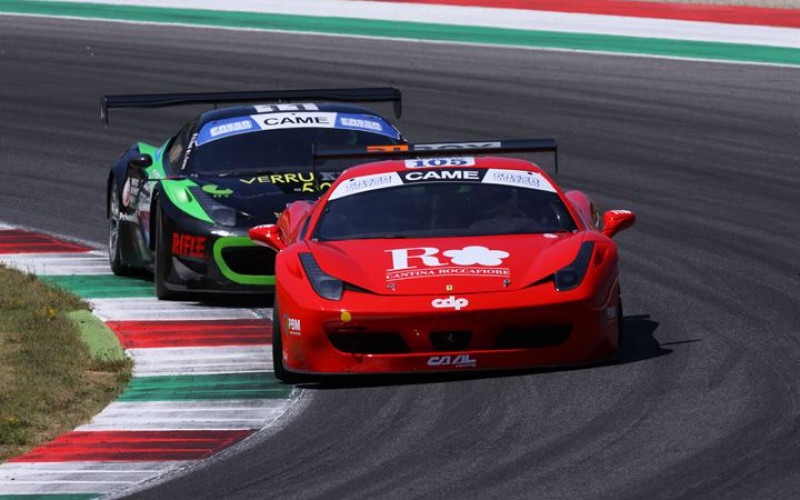Baccarelli-Ferrara  si schierano nella GT Cup con una Ferrari 458 Italia della Caal Racing
