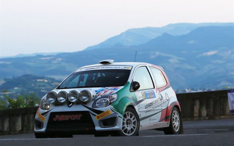 Trofeo Twingo R2 Terra: Una Tappa a testa per Nerobutto e Matteuzzi al 44 San marino Rally