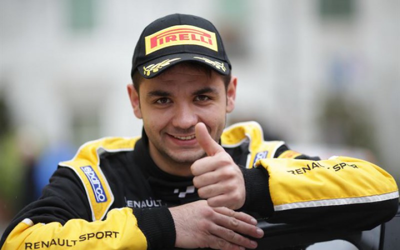 Luca Panzani pronto a tenere alti i colori Renault in occasione del Rallye Monte Carlo