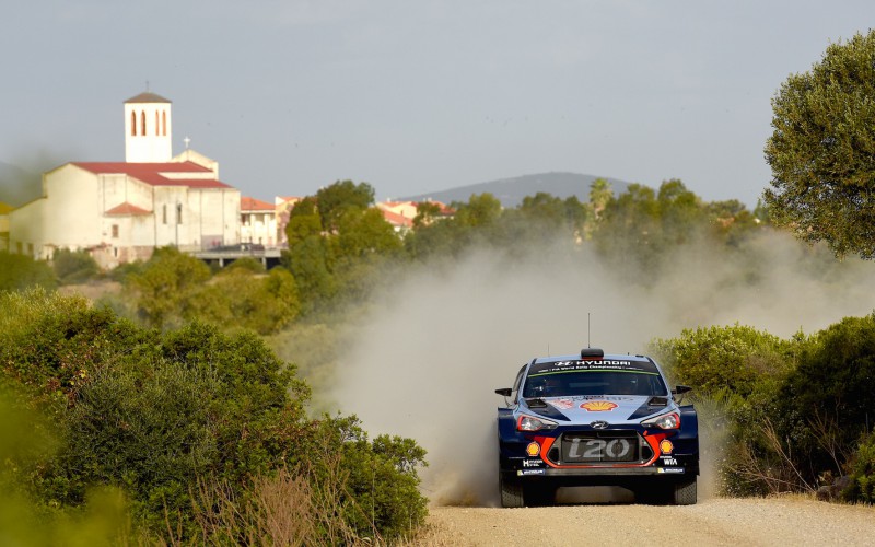 Neuville (Hyundai) è il primo leader del Rally Italia Sardegna